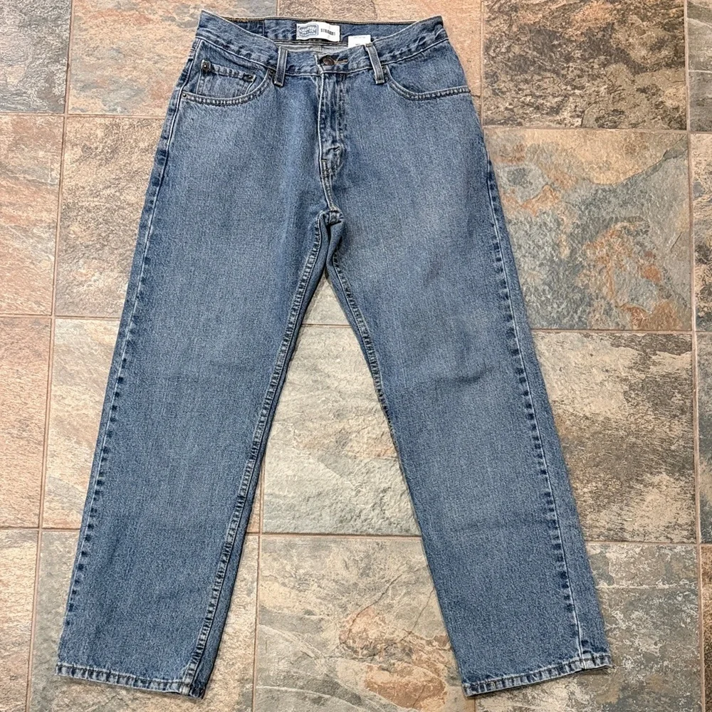 Levi's Classic Straight Men's Denim Jeans in Mid Blue